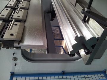 ESTUN E200 Controlador de carpetas CNC para la producción a gran escala 2600mm Distancia entre columnas
