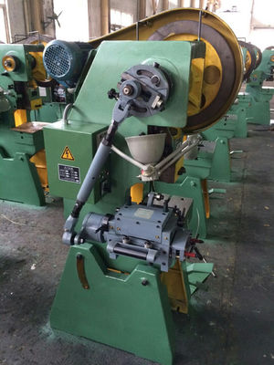 Alimentador automático de bobinas PLC con pantalla táctil capaz de alimentar con precisión piezas de 20 mm de diámetro de tapa de medicamento en la fabricación